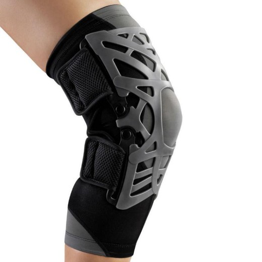 Rodillera Donjoy Reaction Knee Brace Talla  M/L  (47 a 59 cm). Medido 15 cm por encima centro rótula